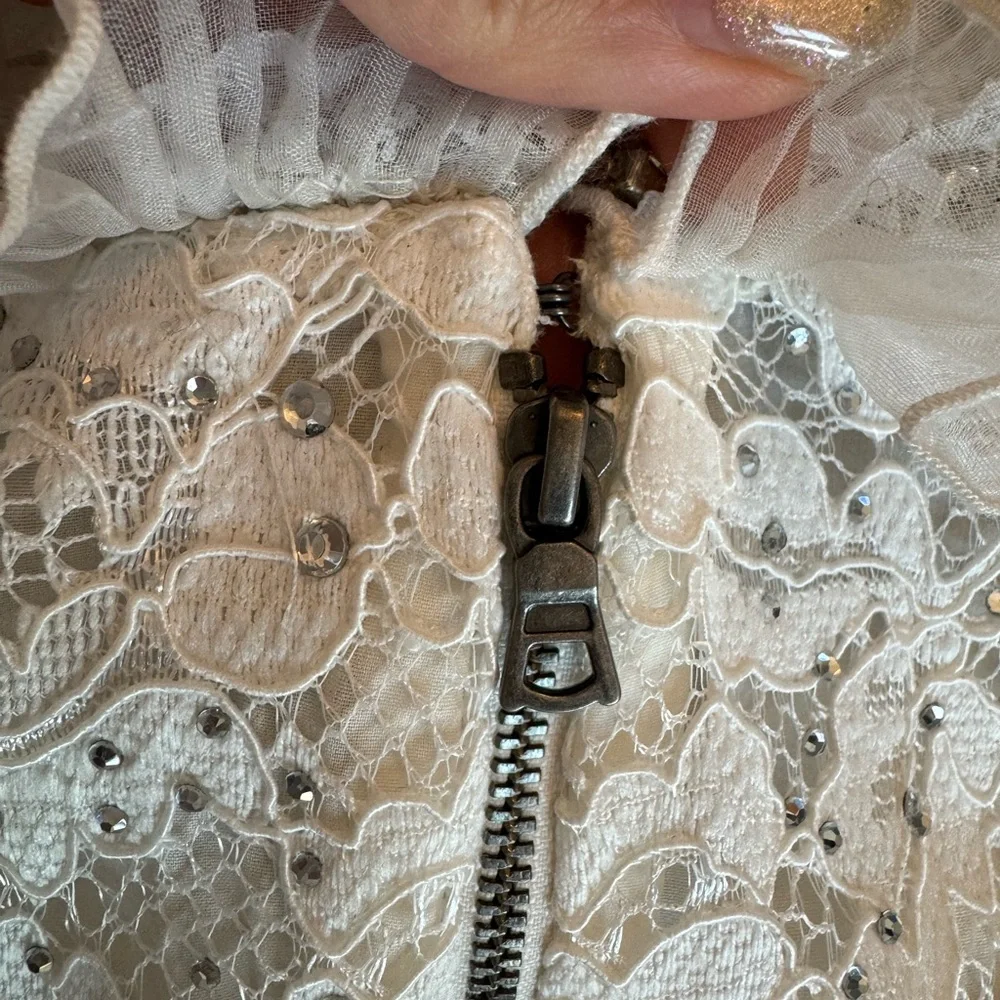 Alice and Olivia Lace Top - Picture 7 of 7